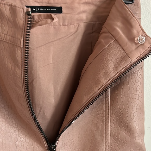 New Armani Exchange Mauve Pink Vegan Snakeskin Embossed Leather Zip Mini Skirt - Picture 7 of 10